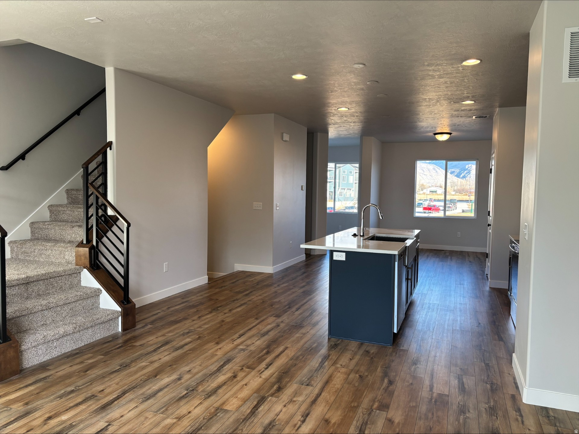 MEADOWBROOK - Residential