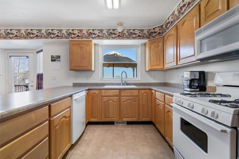 Tiny photo for 169 MANILLA DR, Draper, UT 84020 (MLS # 2147336)