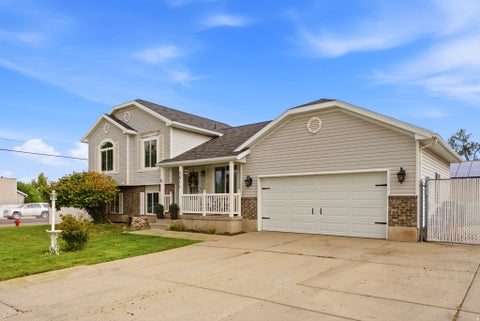 Tiny photo for 3511 S ORCHARD WAY, West Valley City, UT 84128 (MLS # 2180303)