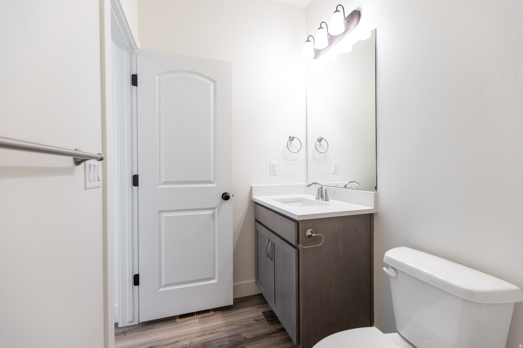 SMILING H - Residential