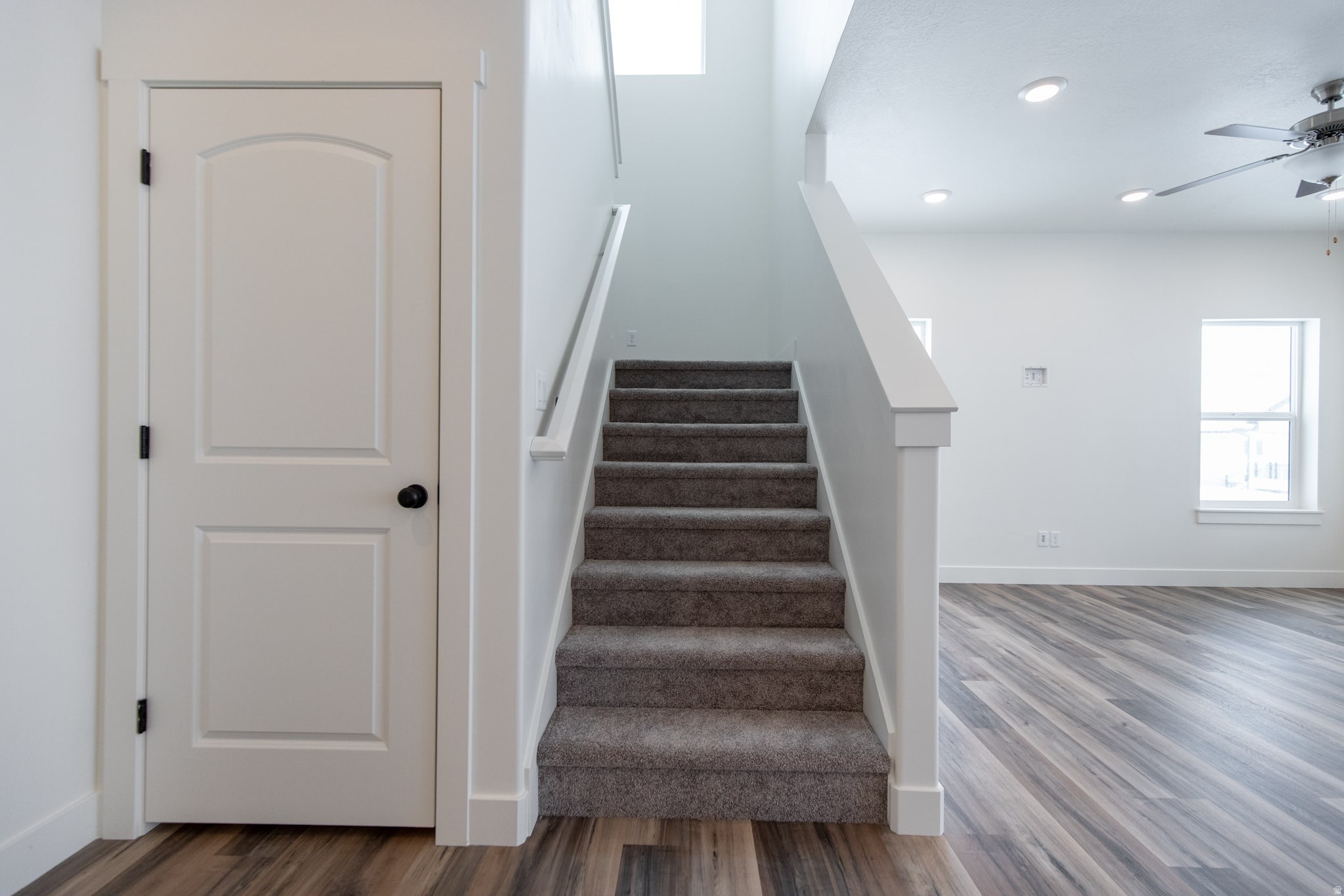 SMILING H - Residential