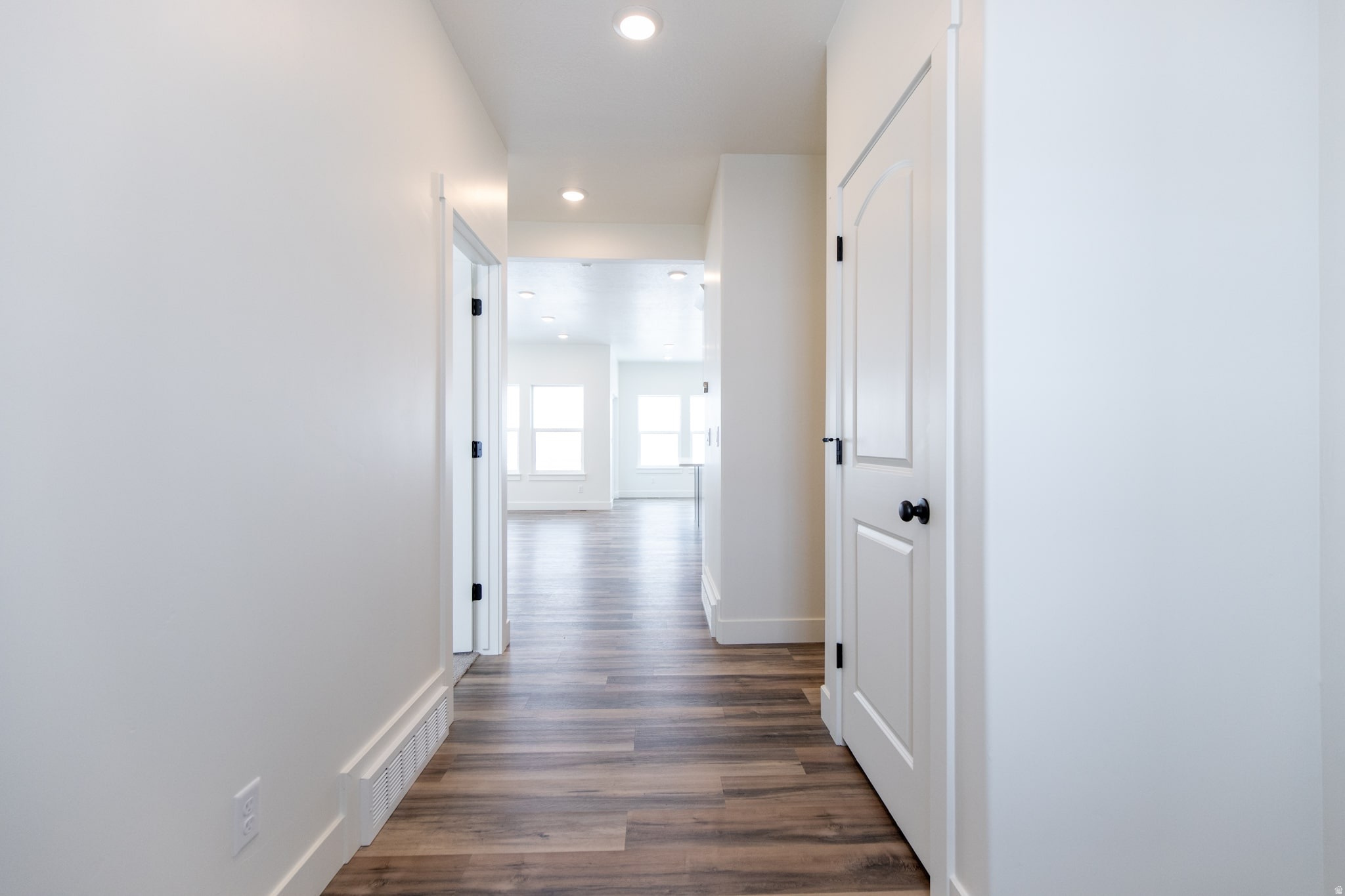 SMILING H - Residential