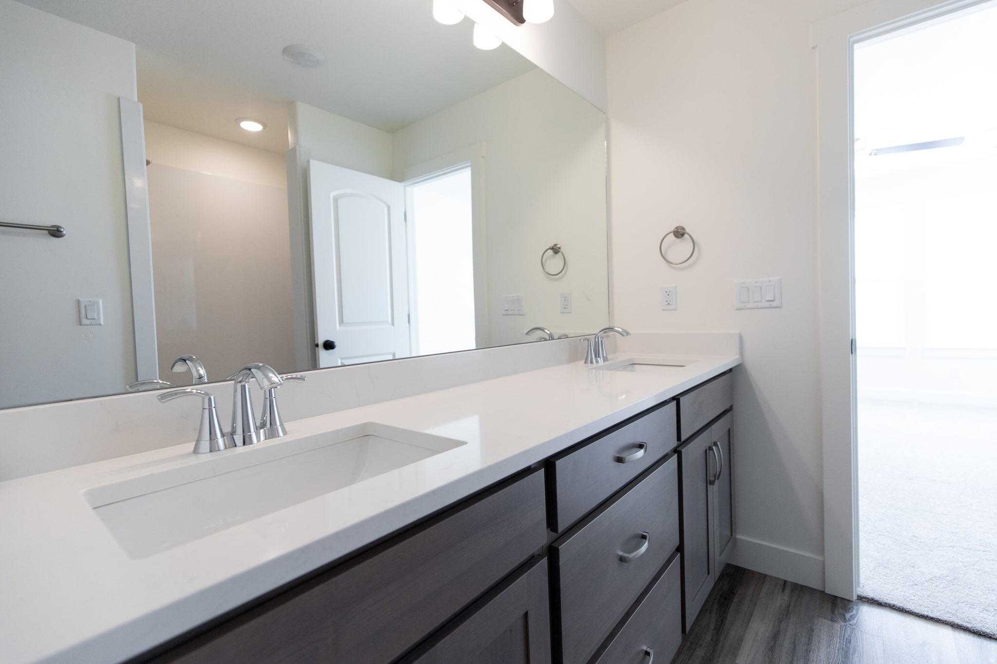 SMILING H - Residential