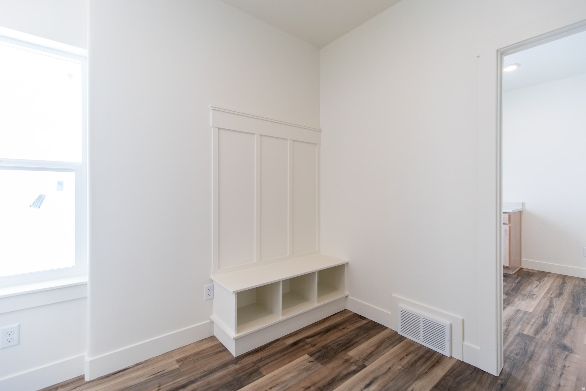 SMILING H - Residential