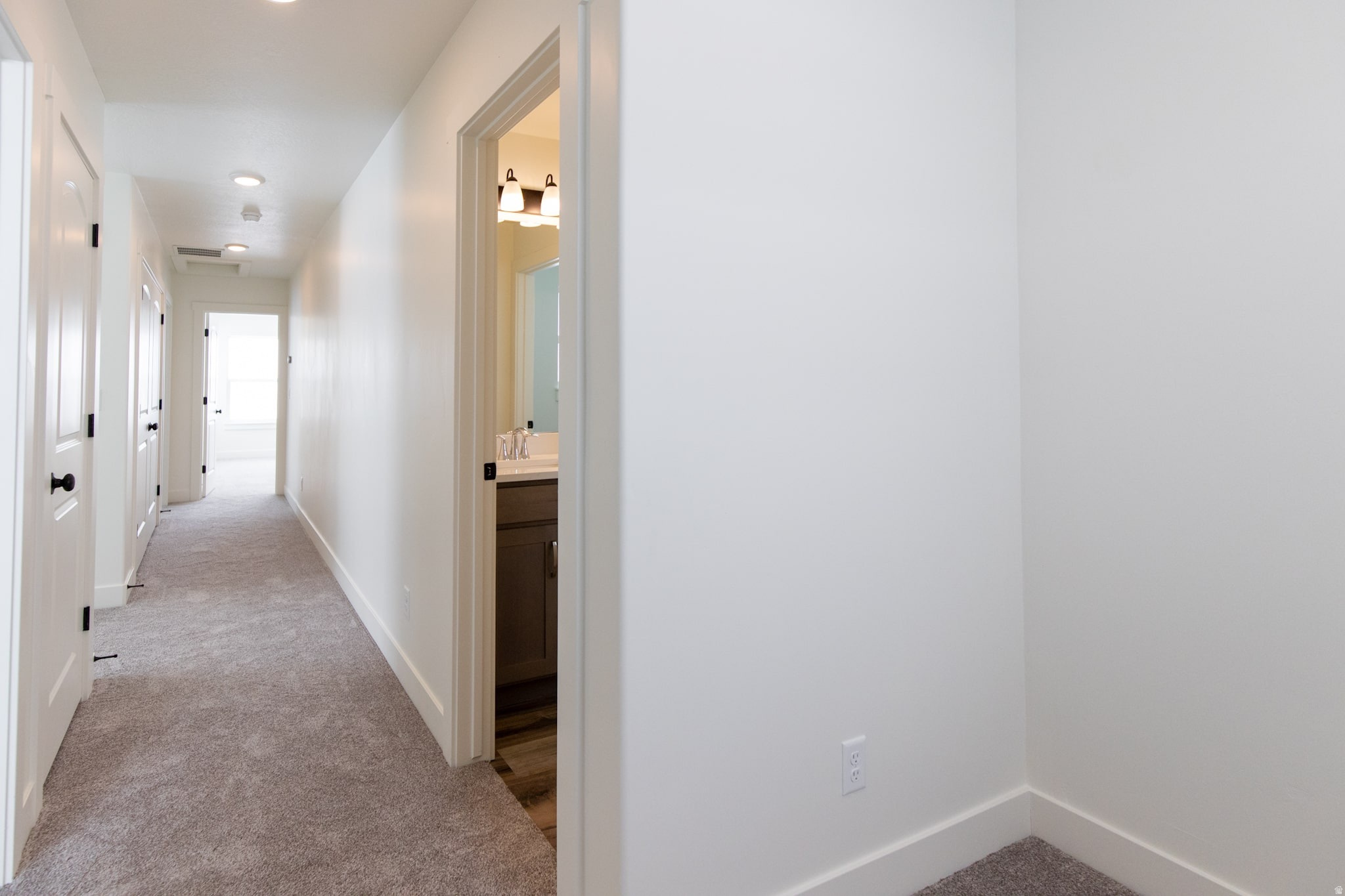 SMILING H - Residential