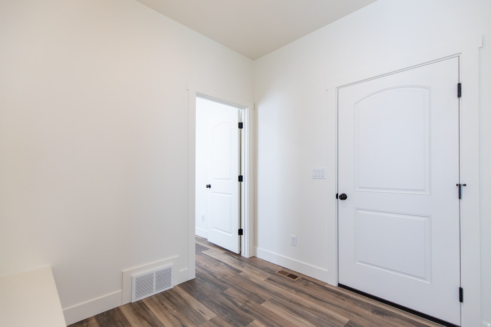 SMILING H - Residential