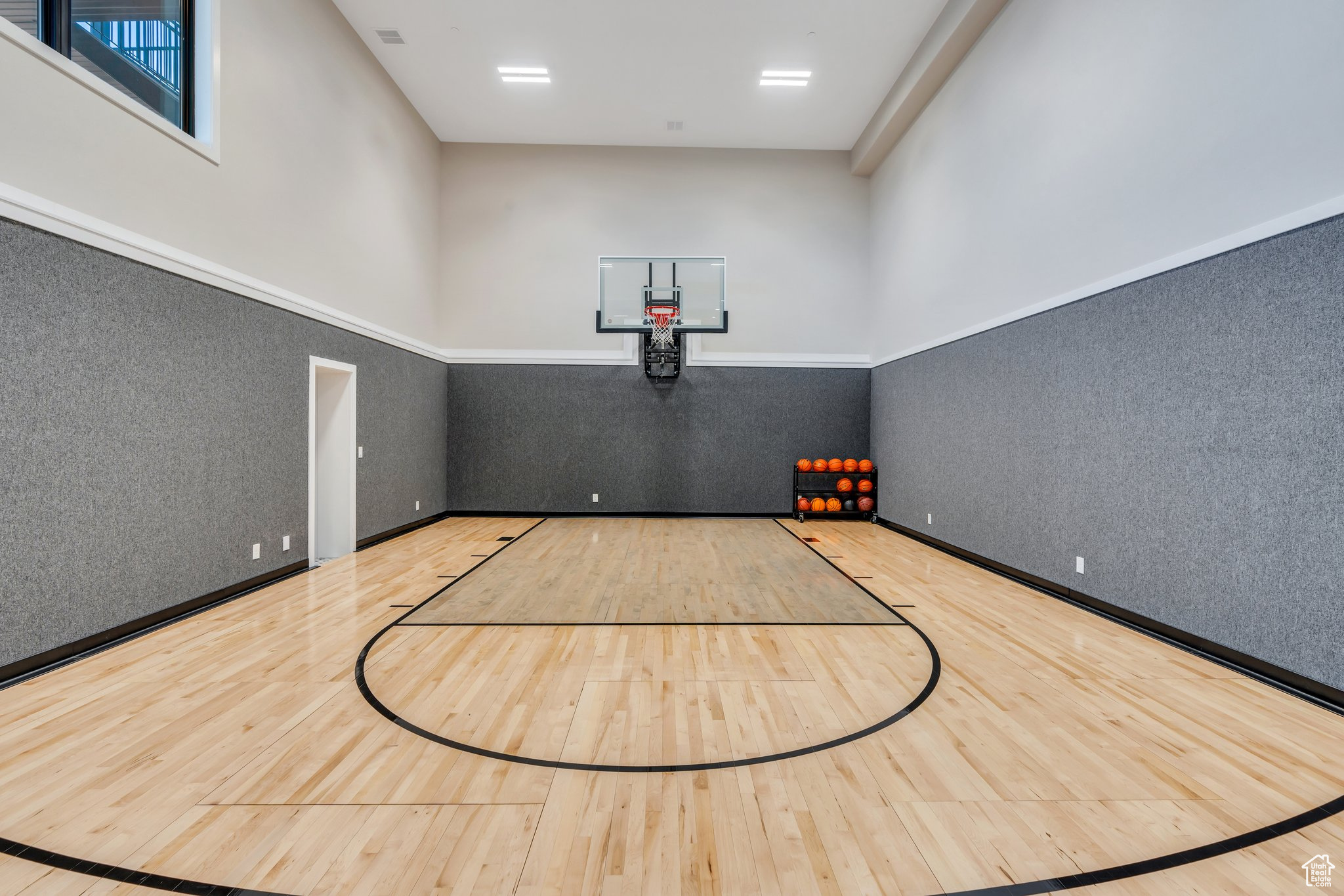 Provo, Utah 84604, United States, 5 Bedrooms Bedrooms, ,5 BathroomsBathrooms,Residential,Active,89660