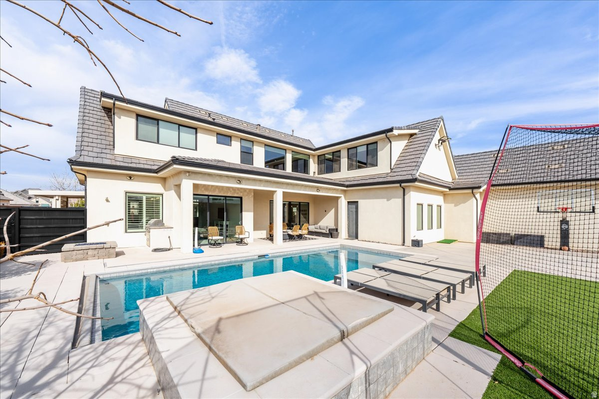 FIELDSTONE PH 5 - Residential