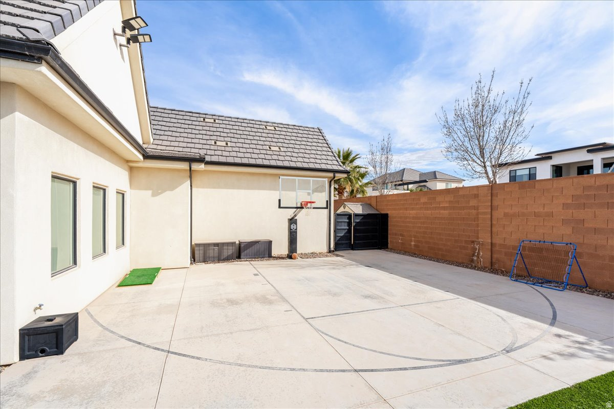 FIELDSTONE PH 5 - Residential