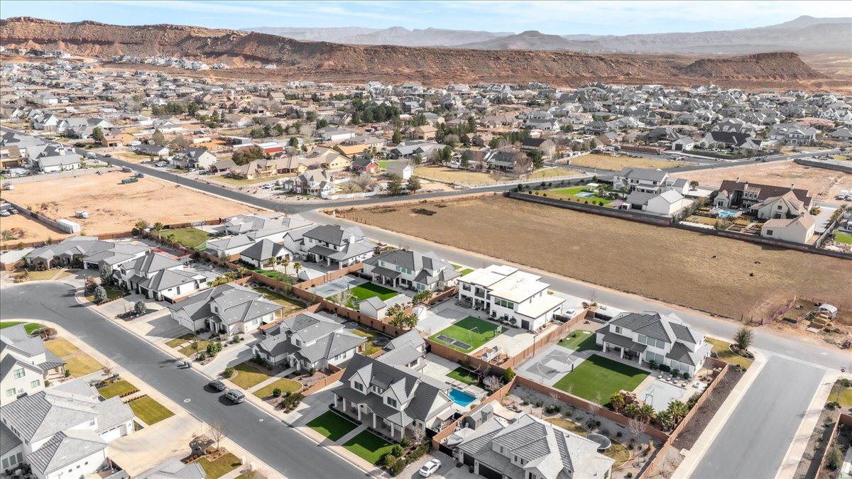 FIELDSTONE PH 5 - Residential