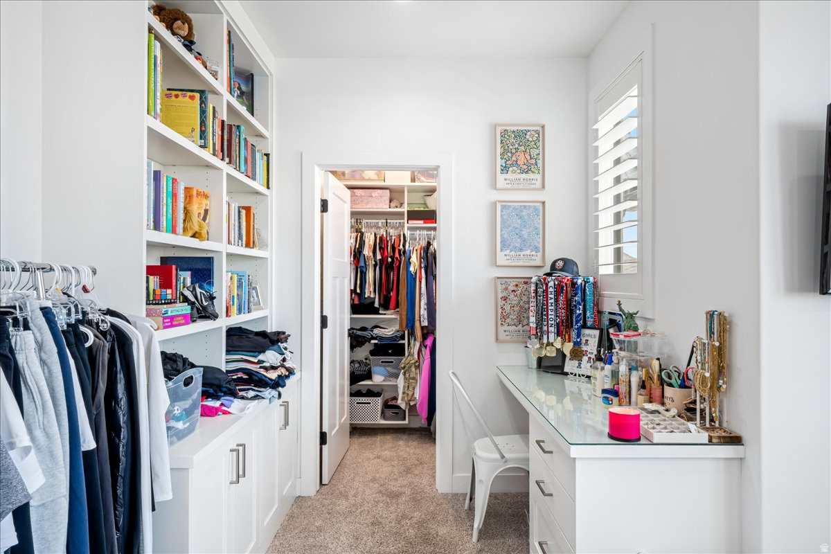 FIELDSTONE PH 5 - Residential