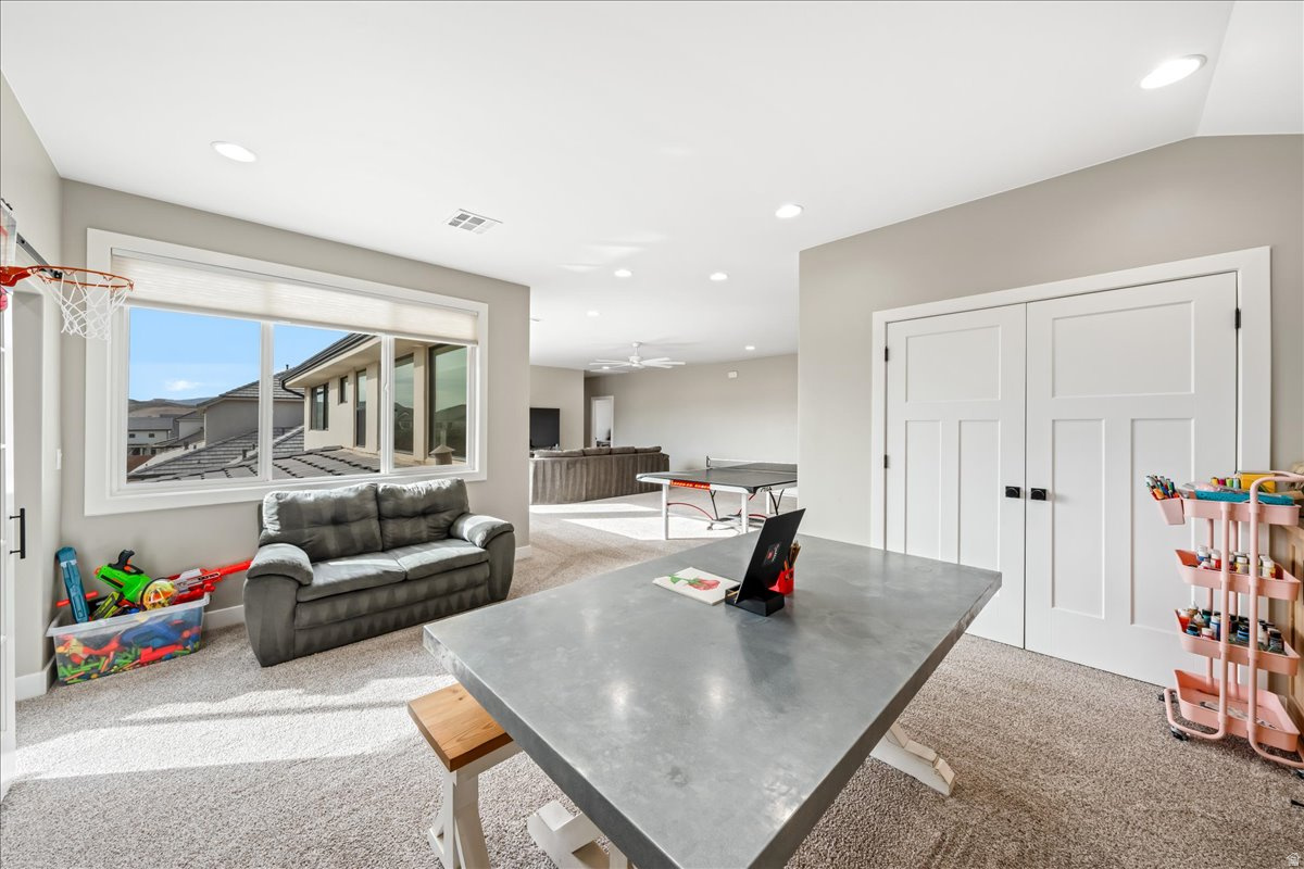 FIELDSTONE PH 5 - Residential