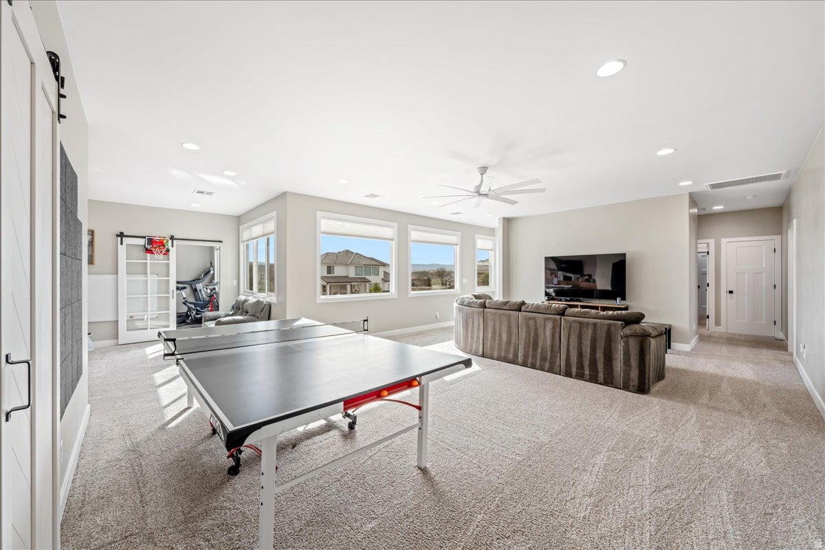 FIELDSTONE PH 5 - Residential