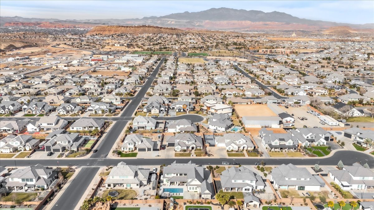 FIELDSTONE PH 5 - Residential