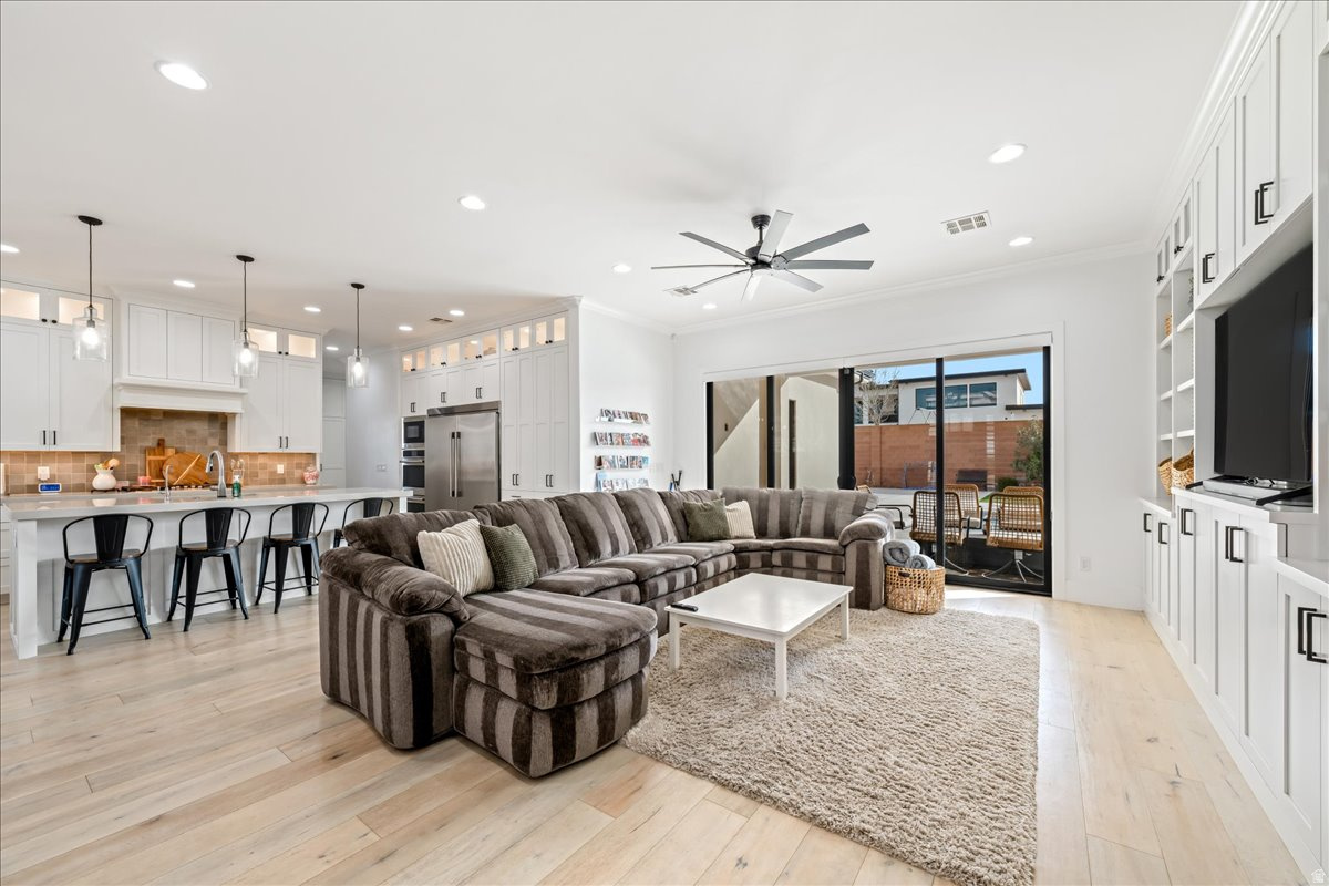 FIELDSTONE PH 5 - Residential