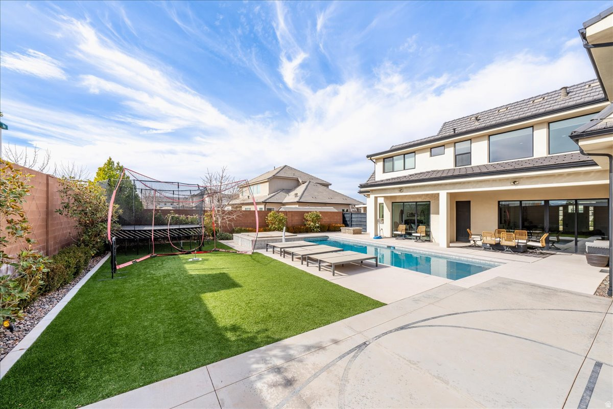 FIELDSTONE PH 5 - Residential