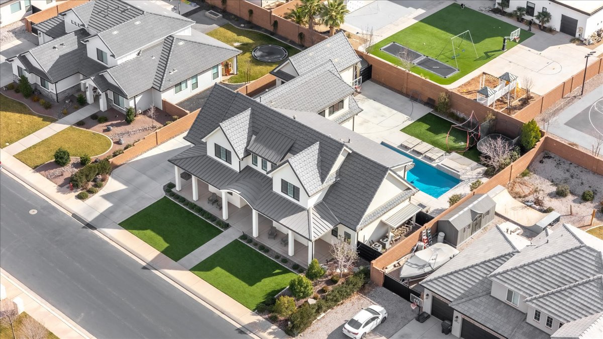 FIELDSTONE PH 5 - Residential