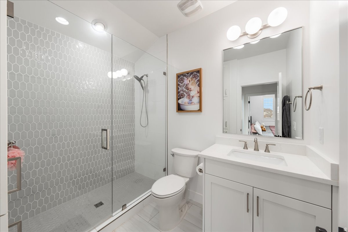 FIELDSTONE PH 5 - Residential