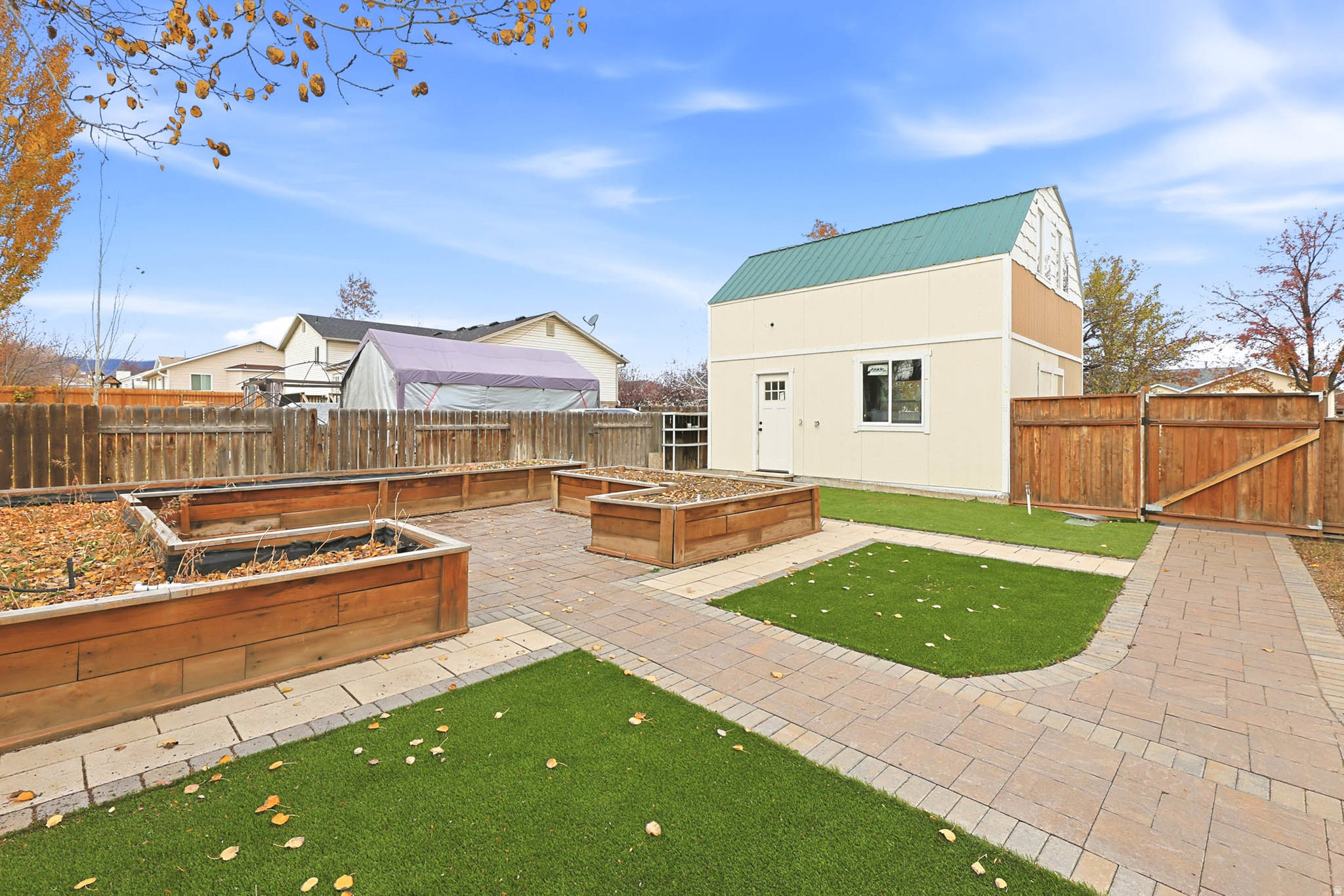 PEBBLEWOOD #1 - Residential