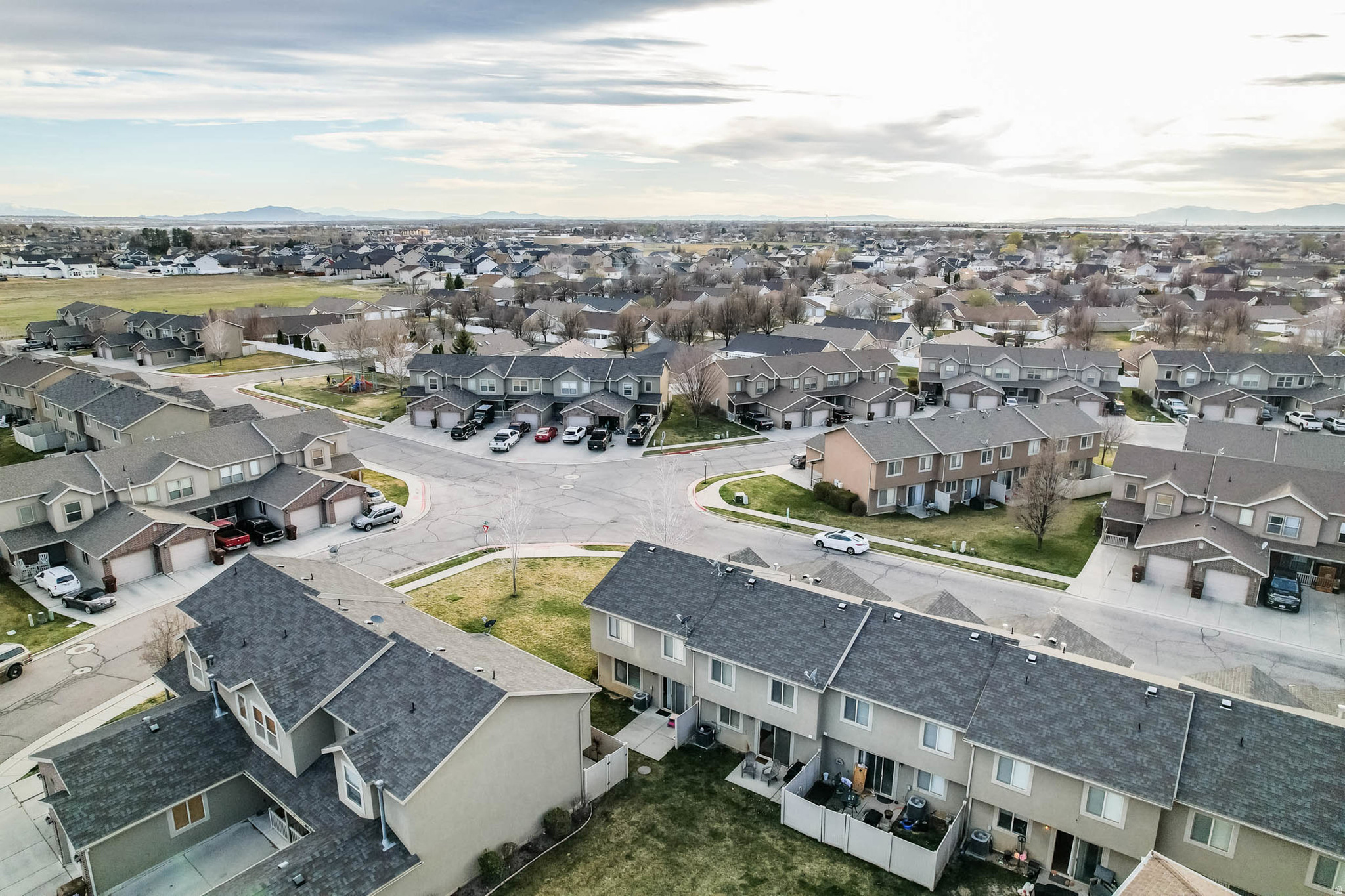 NEW TOWNE SQUARE - Residential