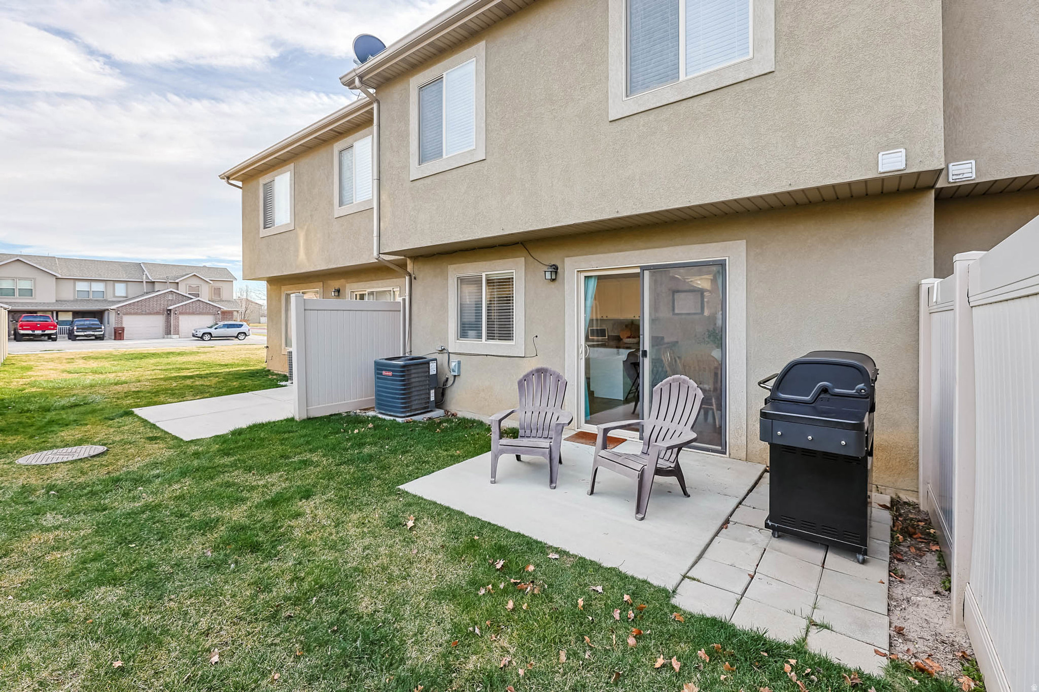 NEW TOWNE SQUARE - Residential