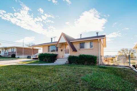 Photo of 5007 S 2675 W, Roy, UT 84067 (MLS # 2124049)