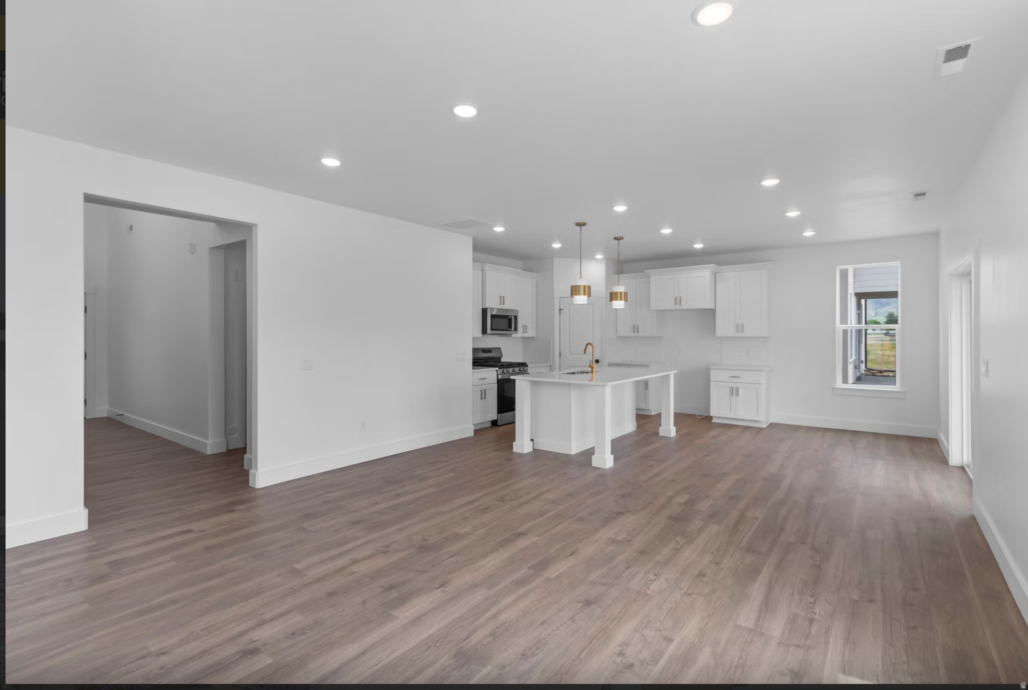 ENVISION ESTATES - Residential