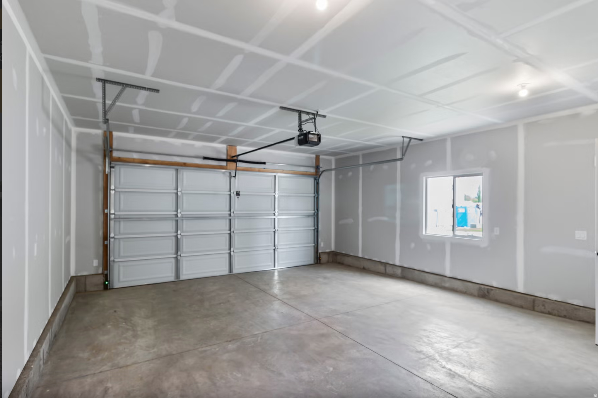 ENVISION ESTATES - Residential