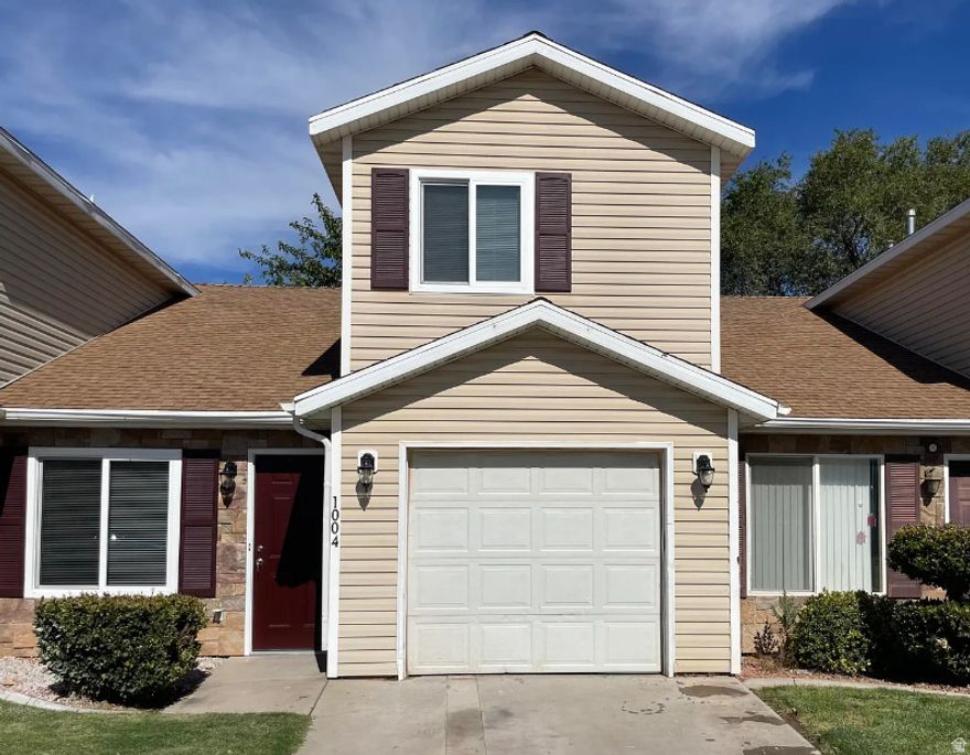 Updated townhome in great condition and centrally located near schools, shopping, dining, and entertainment. The layout offers great separation with the Owner's Suite on the main level and two additional bedrooms plus a full bath upstairs. Enjoy vaulted ceilings, an open floor plan, a private enclosed patio, and a spacious one-car garage.  Square footage figures are provided as a courtesy estimate only and were obtained from county records .  Buyer is advised to obtain an independent measurement.