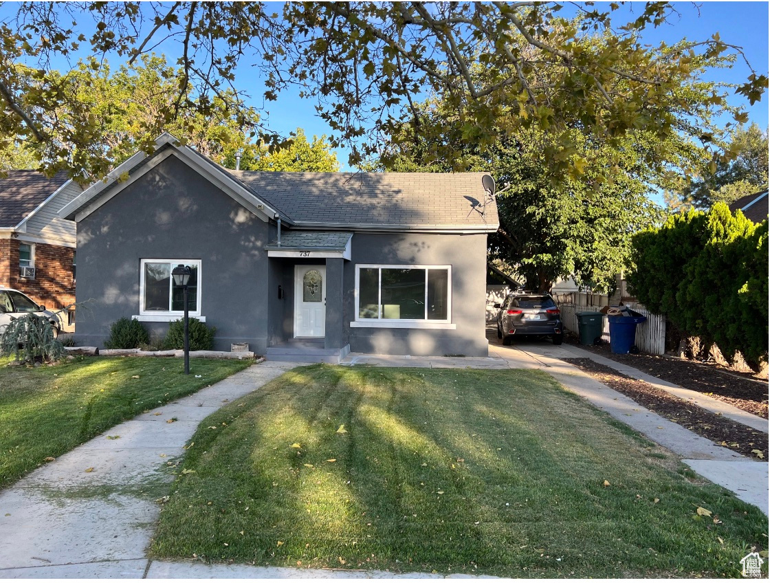 Move-in ready in downtown Salt Lake City! Remodeled top to bottom with new windows, cabinets, bathroom, kitchen, flooring, everything! Great backyard with privacy for throwing great backyard parties, cook-outs, or just relaxing. Clean, clean, clean throughout and has a great feel and vibe. Large bedrooms with really tall ceilings. Home is vacant and can be shown anytime. Come check it out soon before this one is gone. The selling agent is a part-owner.