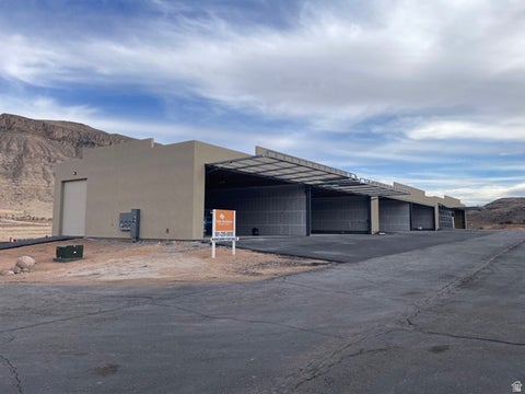 Photo of 1403 W 4490 S, Hurricane, UT 84737 (MLS # 2180816)