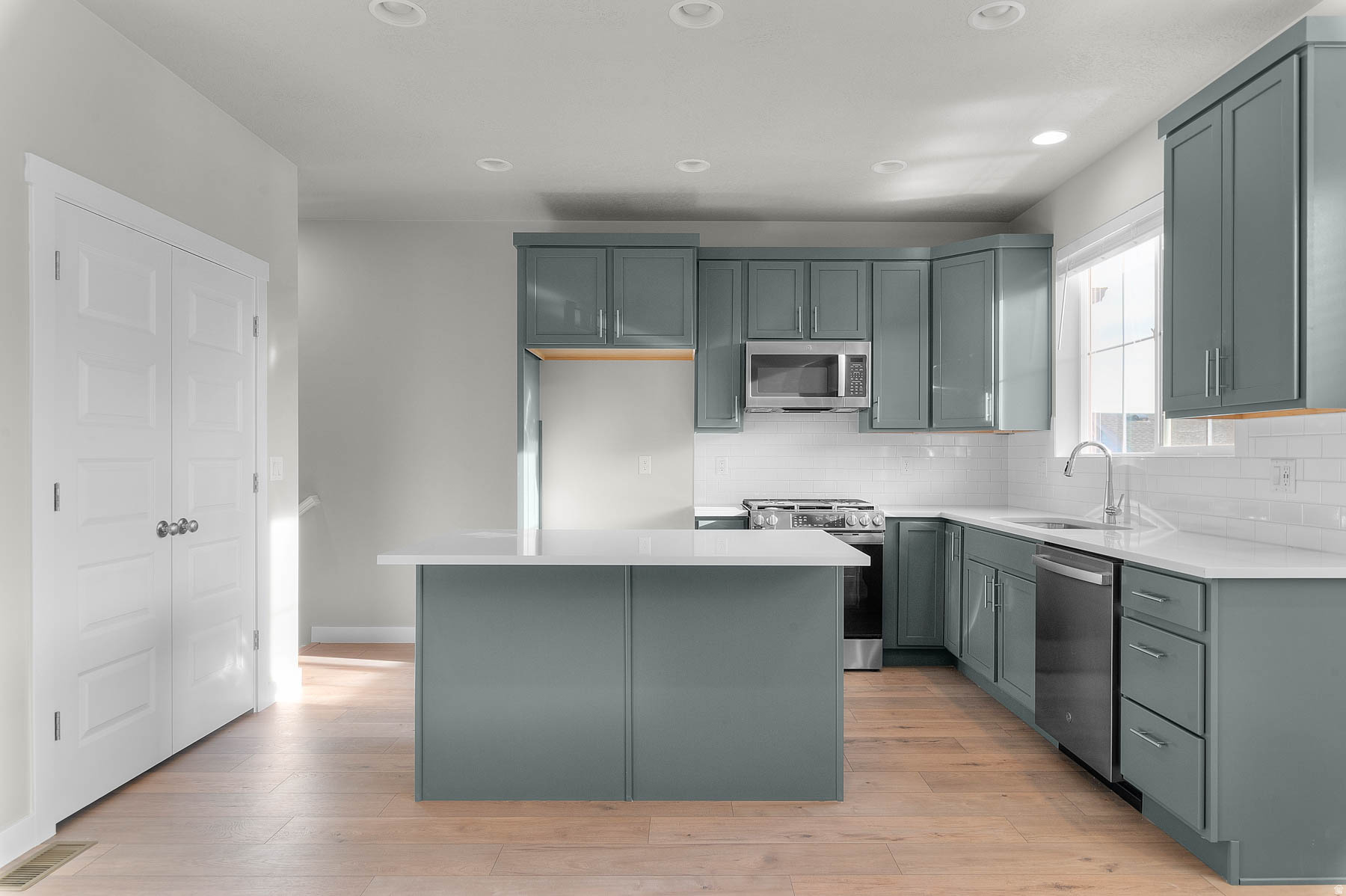 TERRAINE TOWNS 171 - Residential