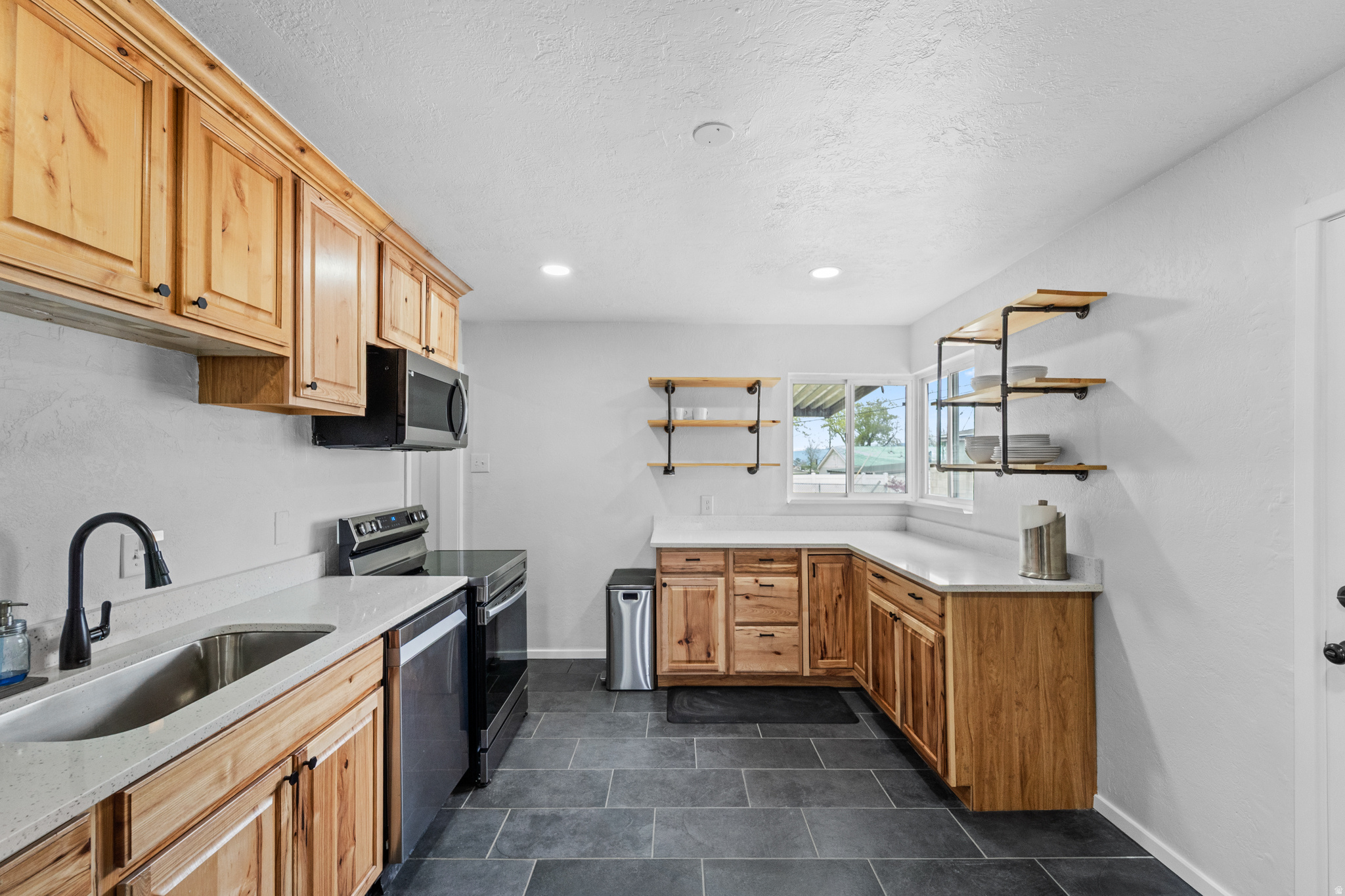 HOFFMAN HEIGHTS #11 - Residential