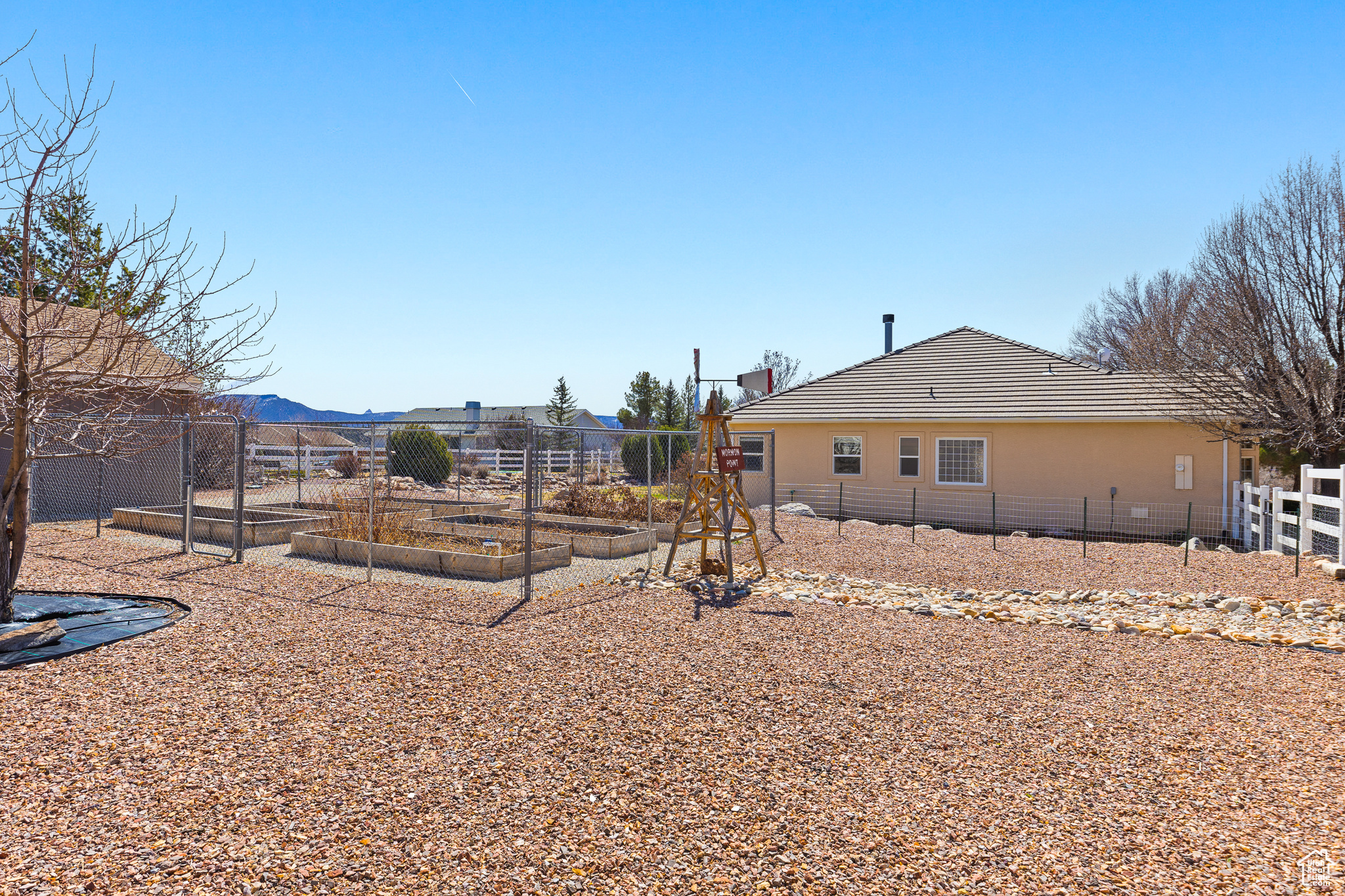 846 S 800, New Harmony, Utah image 40