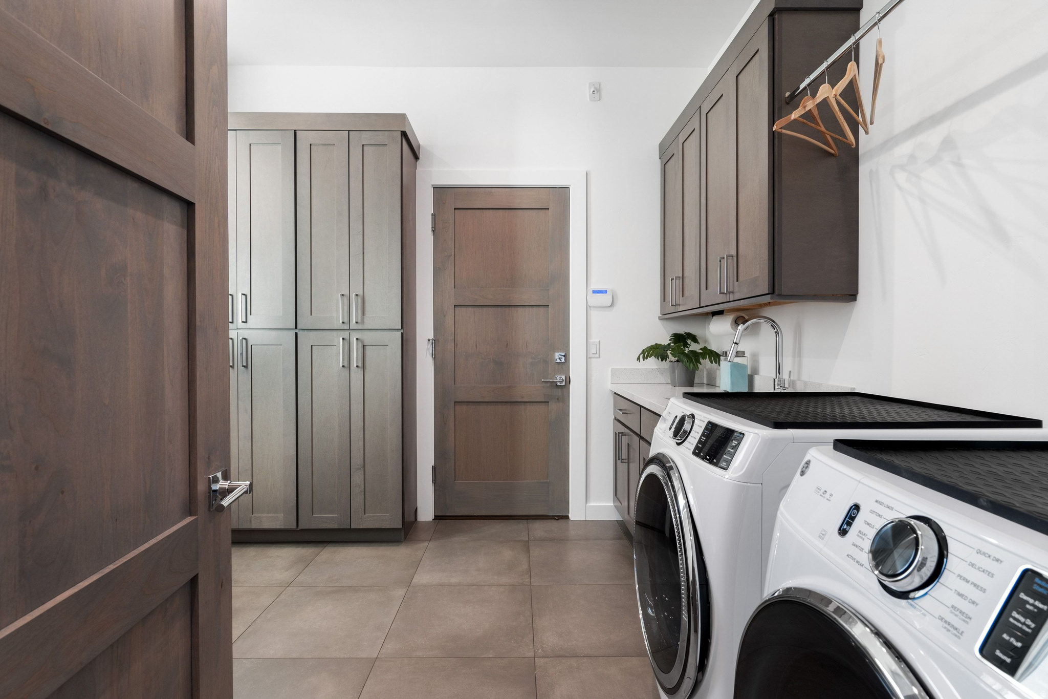 RED LEDGES - Residential