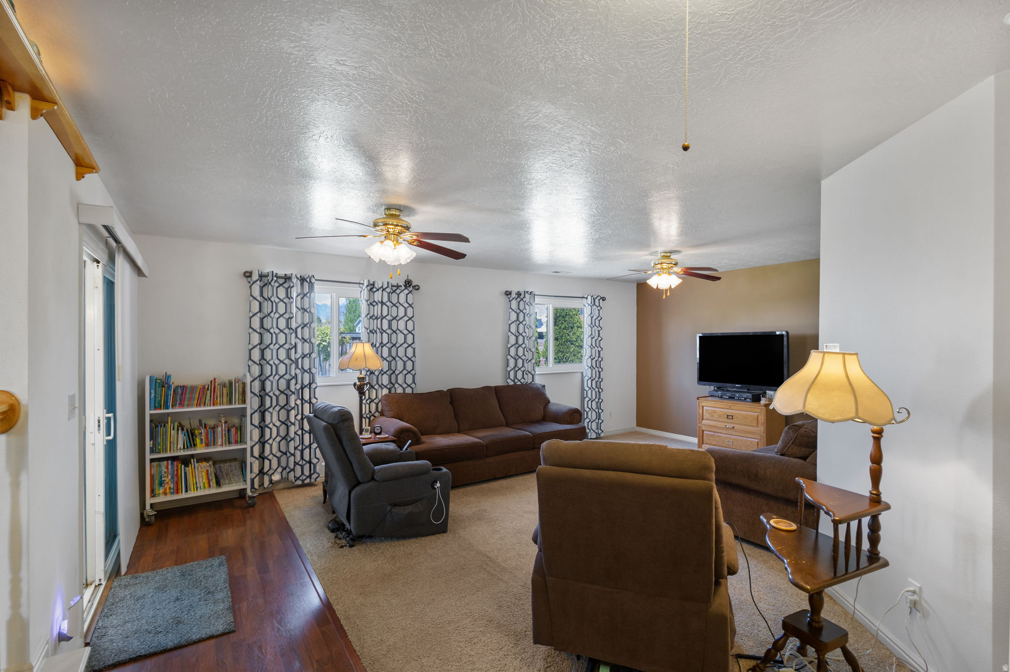 OAKVIEW ESTATES - Residential