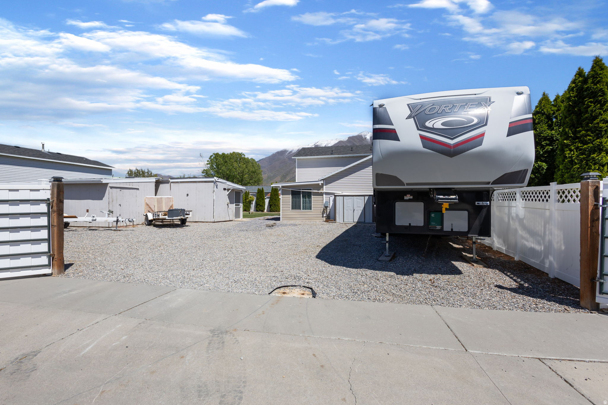 OAKVIEW ESTATES - Residential
