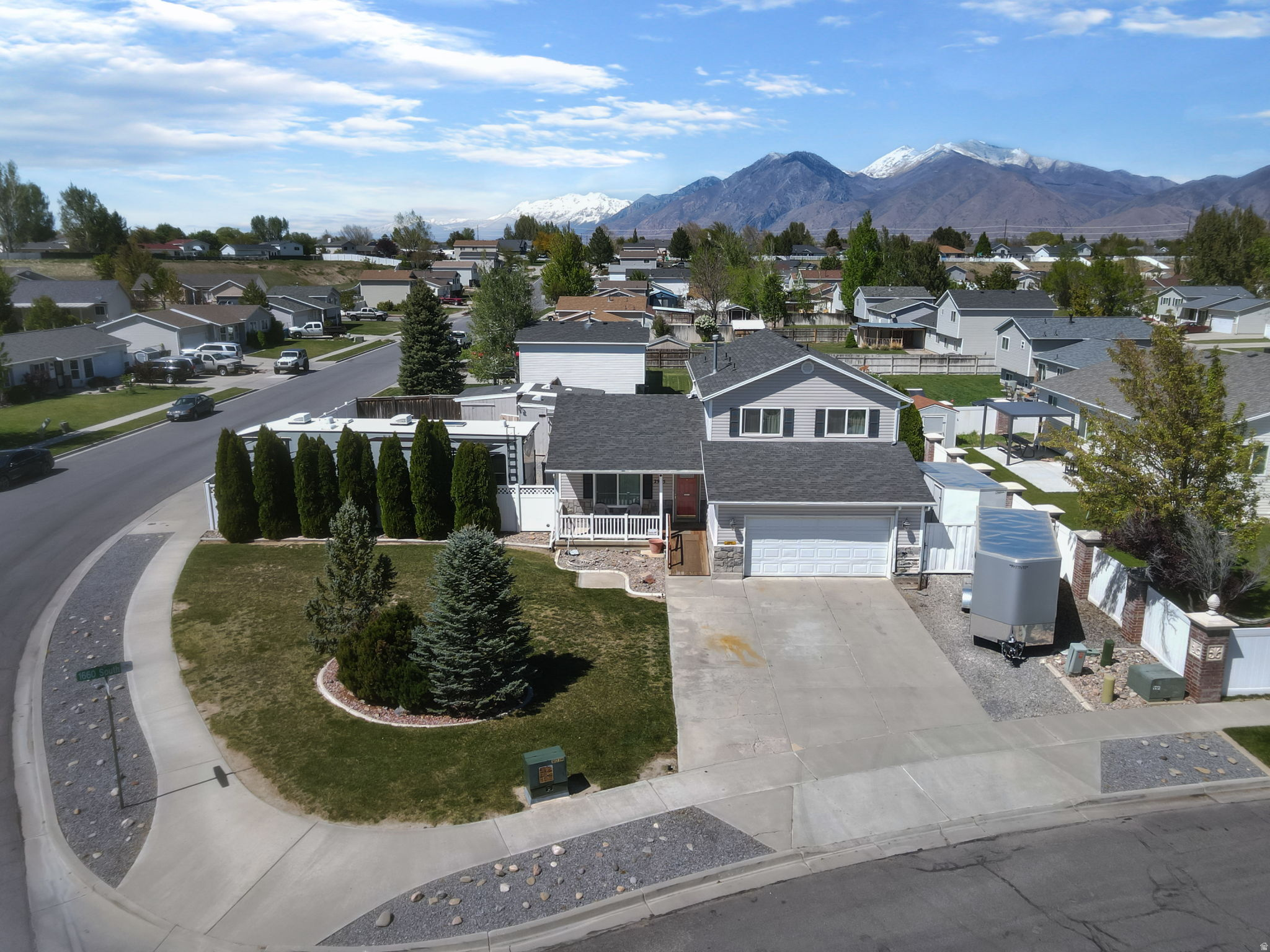 OAKVIEW ESTATES - Residential