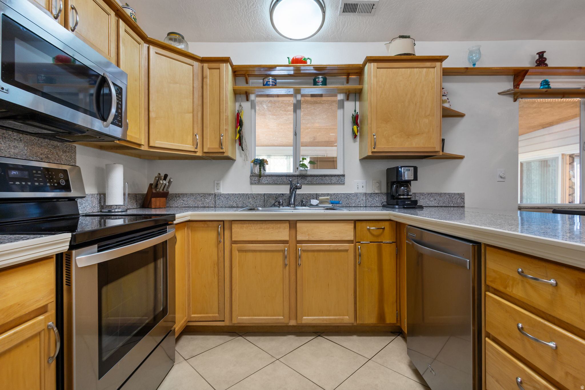 OAKVIEW ESTATES - Residential