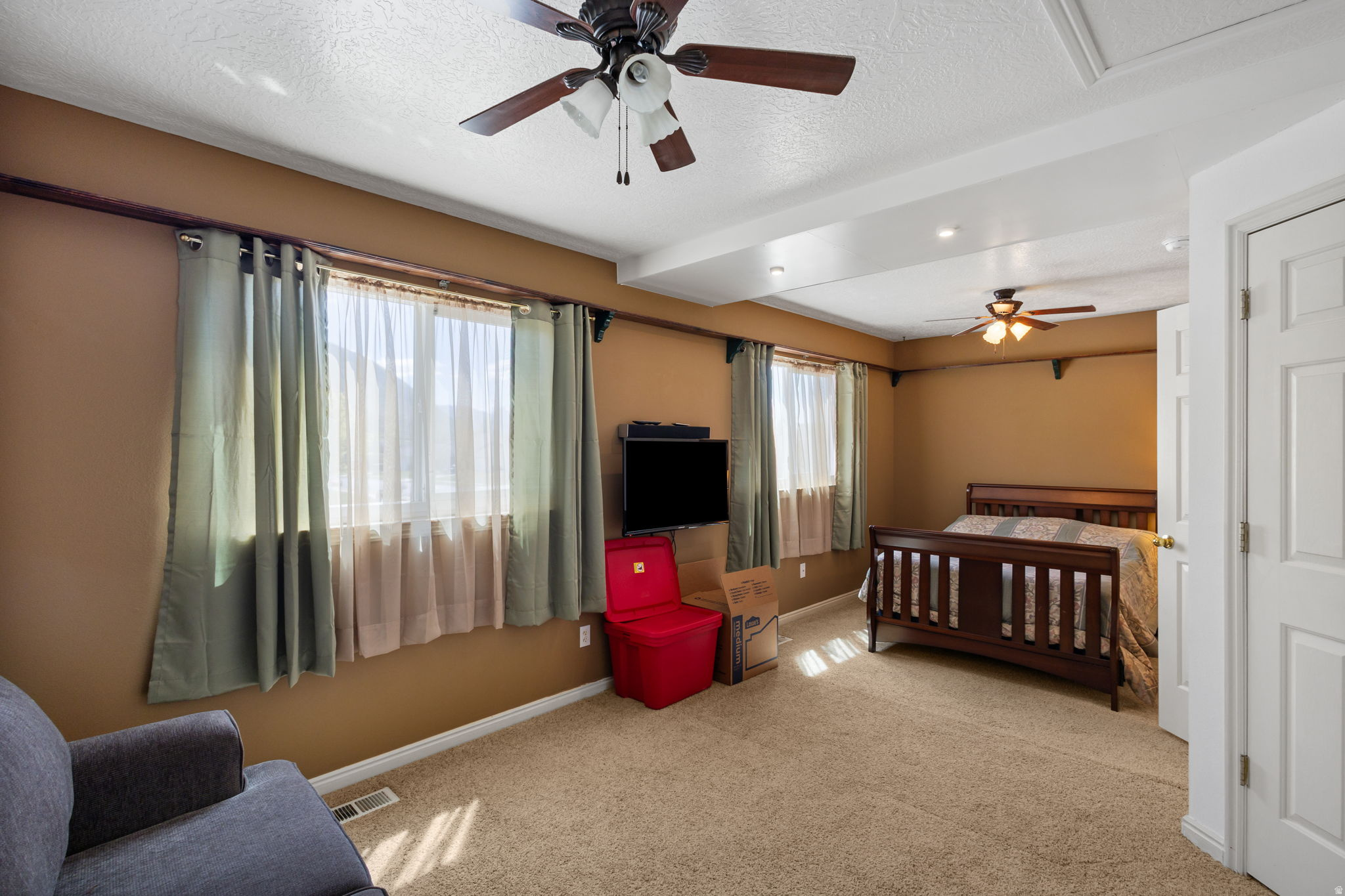OAKVIEW ESTATES - Residential