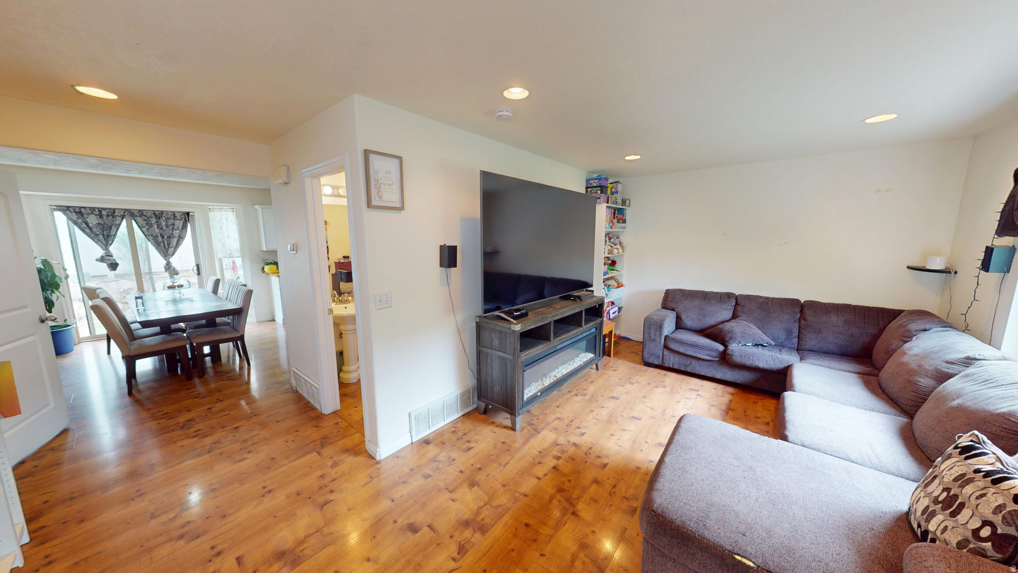 CRESCENT COURT - Residential