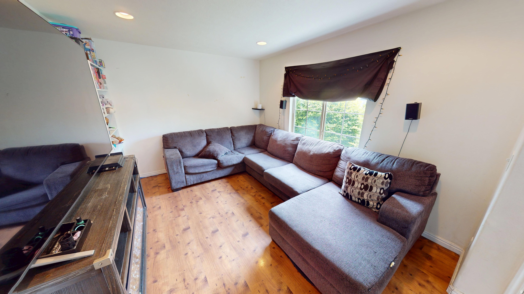 CRESCENT COURT - Residential