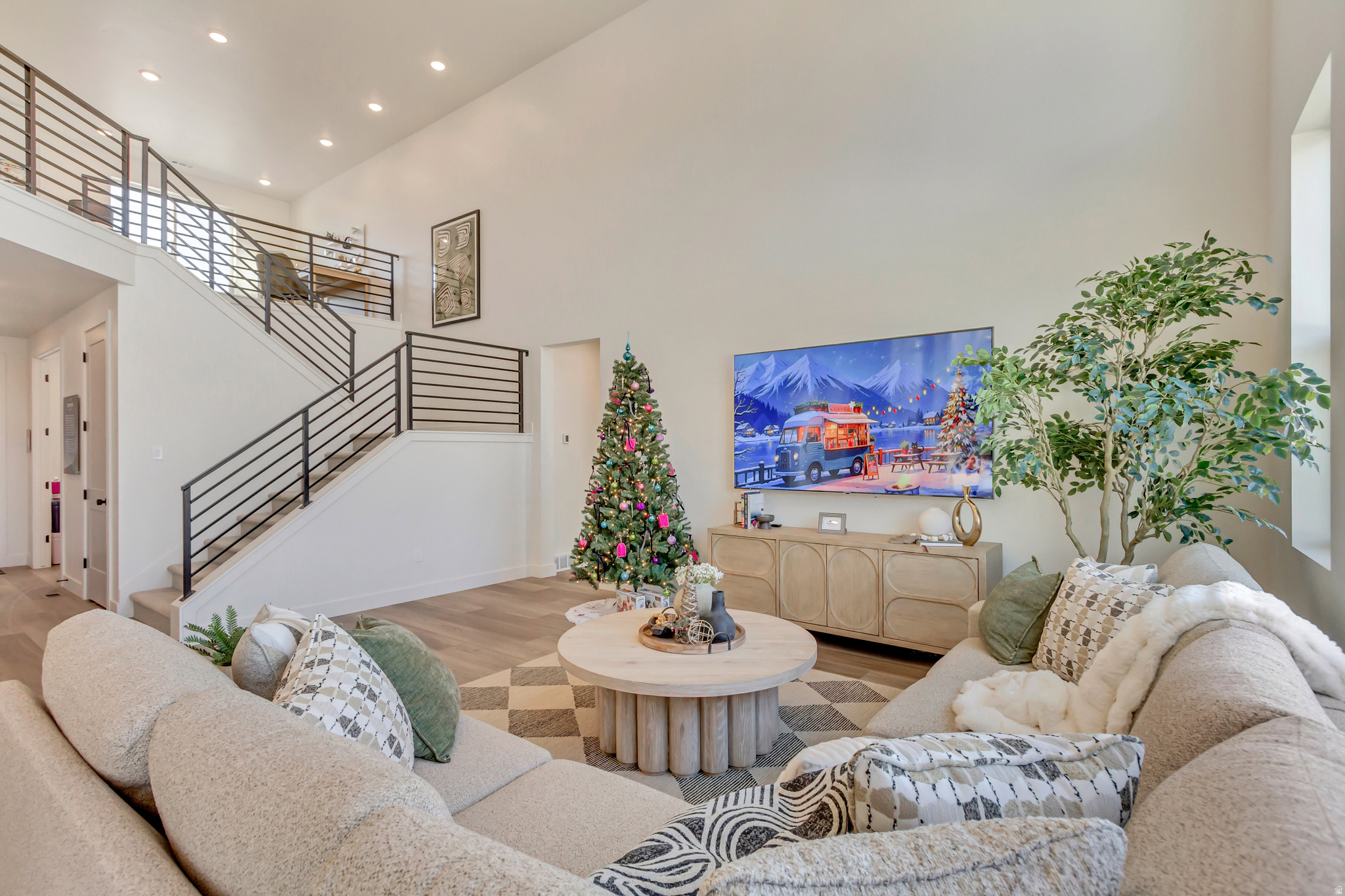 1281 N 1525 HOLW E 67