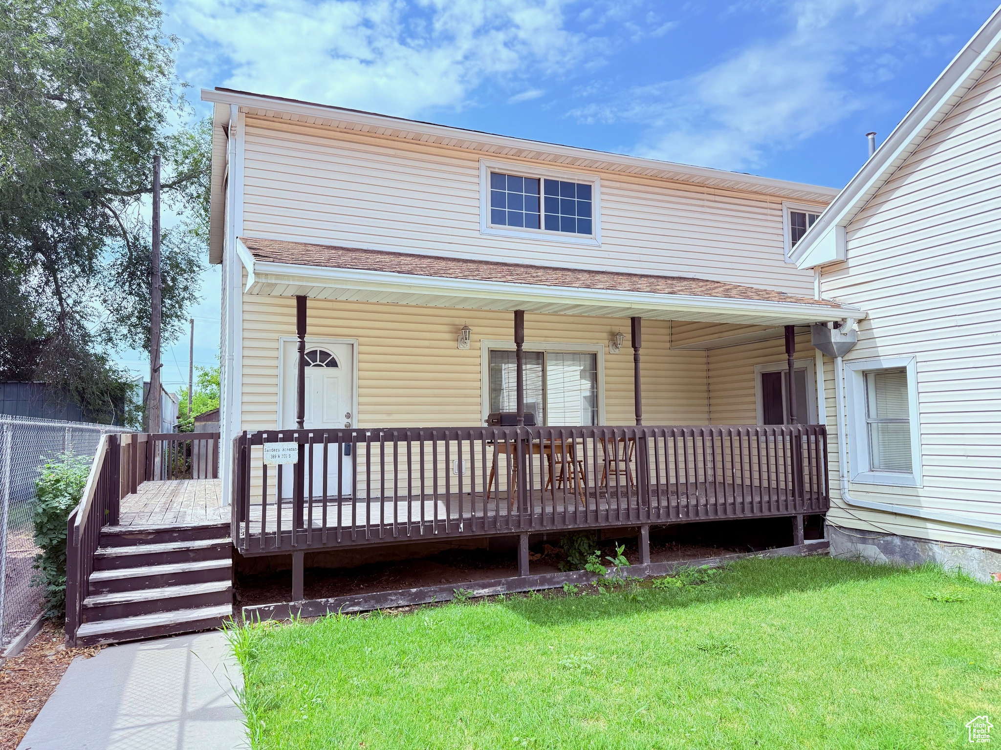 Main image without alt text