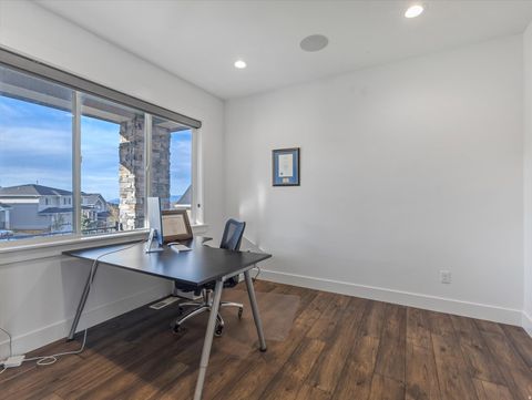 Tiny photo for 2208 E SNOW BLOSSOM WAY, Draper, UT 84020 (MLS # 2148928)