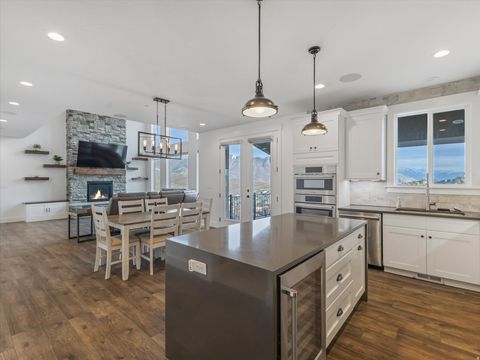 Tiny photo for 2208 E SNOW BLOSSOM WAY, Draper, UT 84020 (MLS # 2148928)