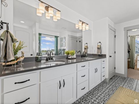 Tiny photo for 1237 S 50 E, Salem, UT 84653 (MLS # 2117526)