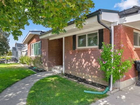 Tiny photo for 523 S MAIN St, Payson, UT 84651 (MLS # 2157893)