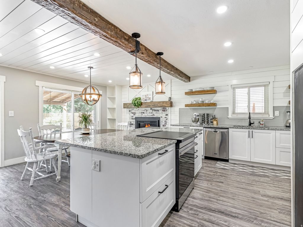 Photo of 523 S MAIN St, Payson, UT 84651 (MLS # 2157893)