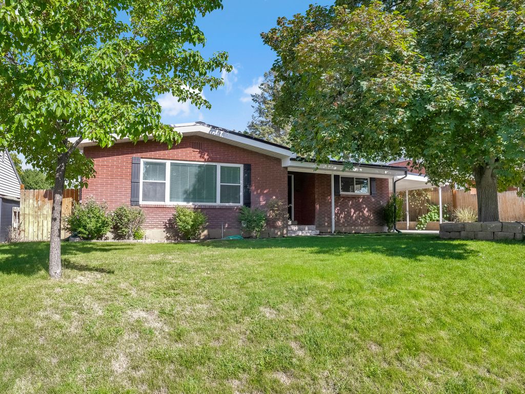 Photo of 523 S MAIN St, Payson, UT 84651 (MLS # 2157893)